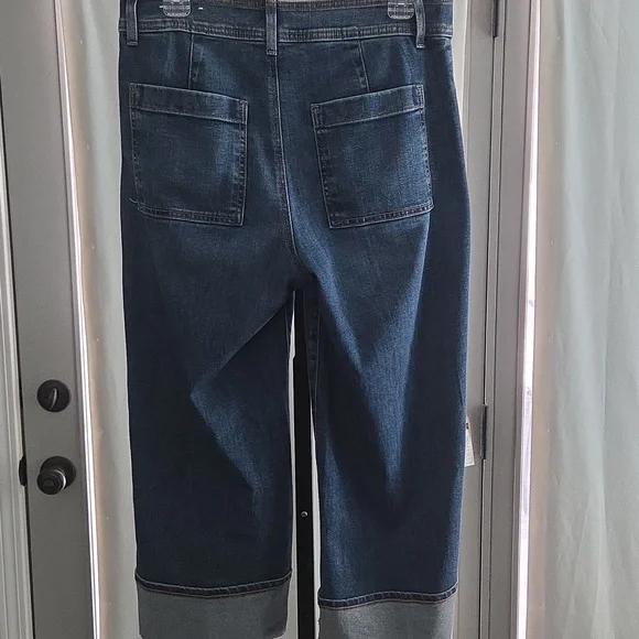 NWT Chico's Wide Leg Crop Jeans, Size 0.5 (US 6/8) - Picture 5 of 7